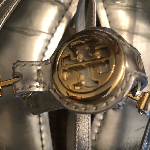 Tory Burch metallic sandals - Picture 3 of 5